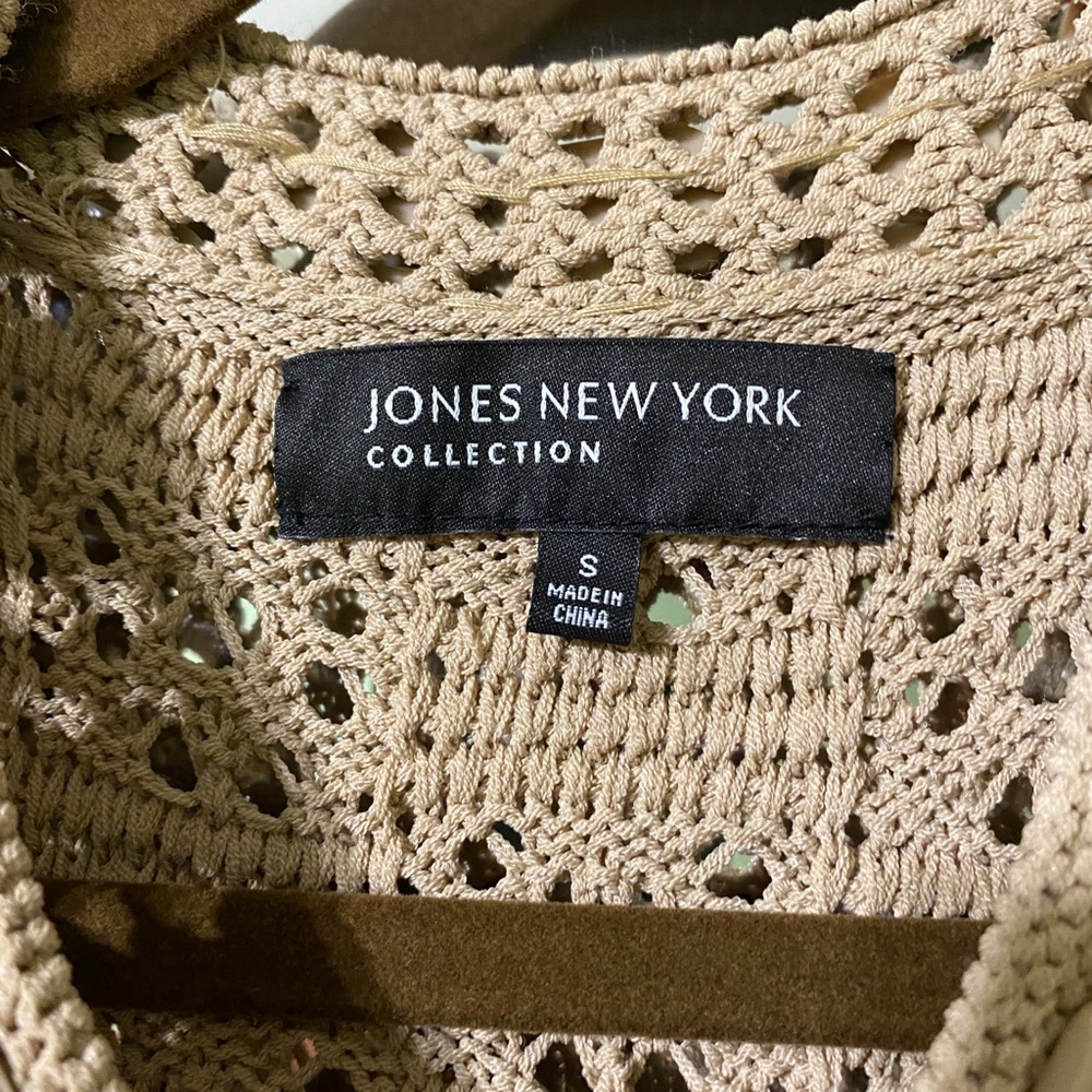 Top - Picture 3 of 3